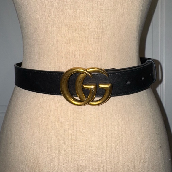 Gucci Black Leather Belt with Gold GG Emblem - Picture 3 of 4
